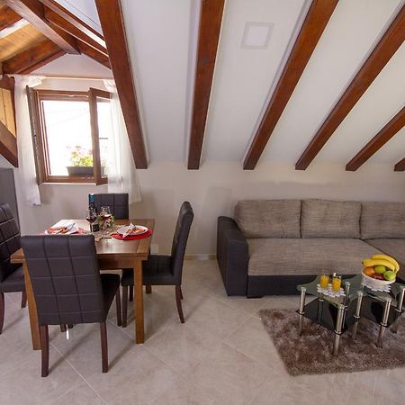 Apartment Niko Kastel Stari Kaštela Quarto foto