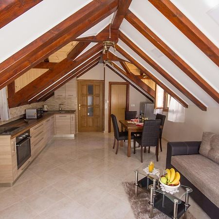 Apartment Niko Kastel Stari Kaštela Quarto foto
