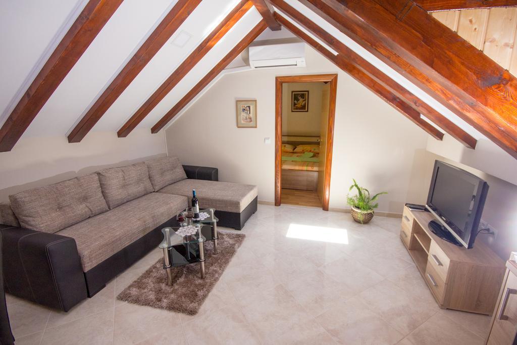 Apartment Niko Kastel Stari Kaštela Quarto foto