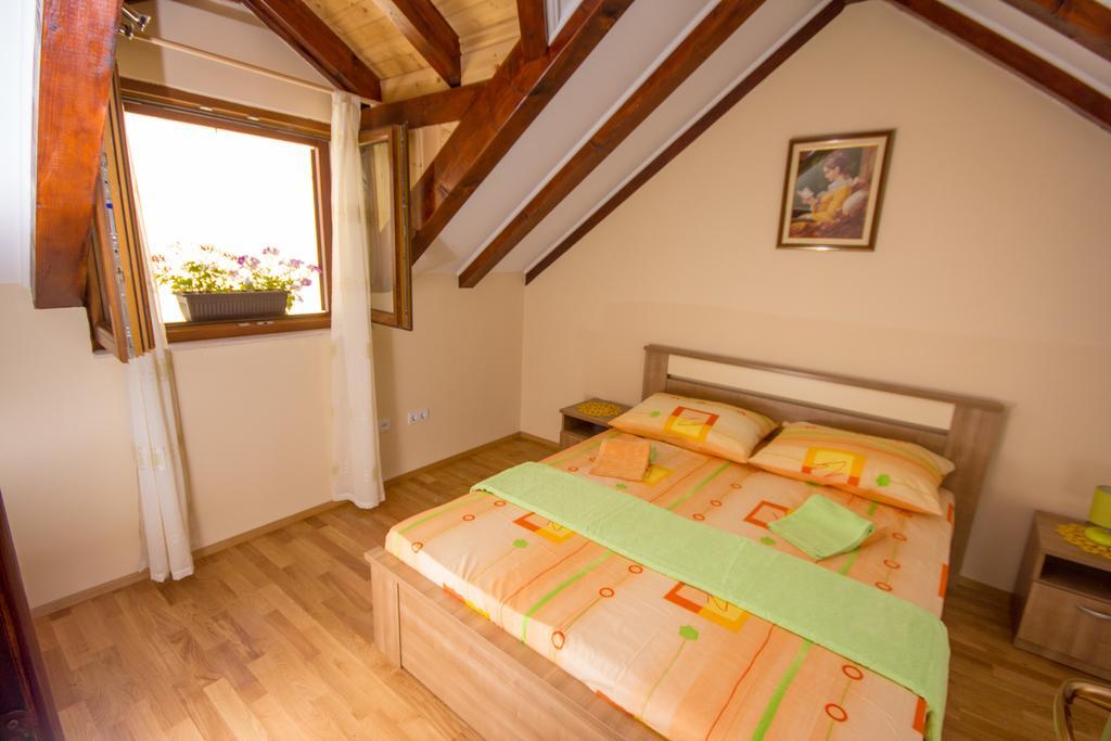 Apartment Niko Kastel Stari Kaštela Quarto foto