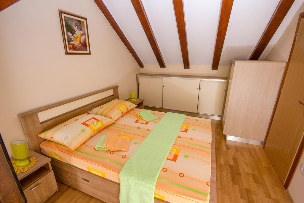 Apartment Niko Kastel Stari Kaštela Quarto foto